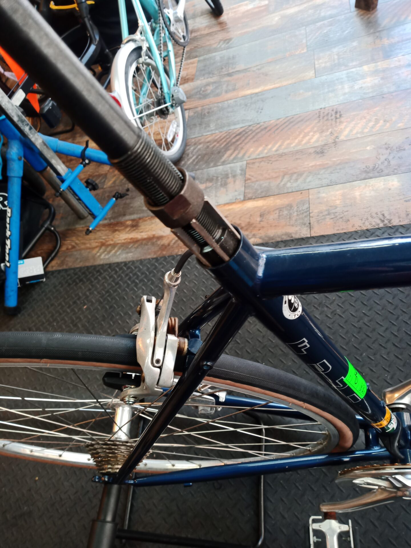 Fujiのクロスバイクをメンテナンス | オグラ輪業